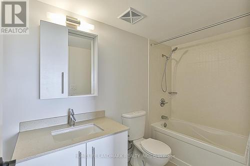 910 - 273 South Park Road, Markham, ON - Indoor Photo Showing Bathroom