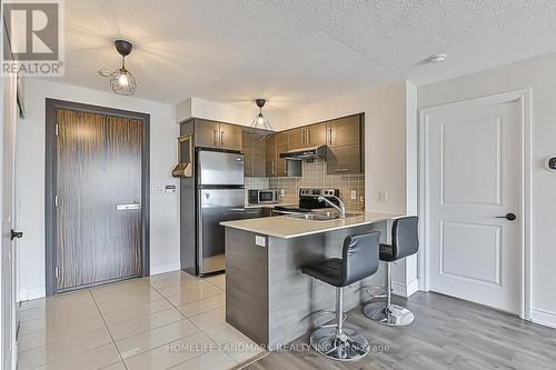 910 - 273 South Park Road, Markham (Commerce Valley), ON - Indoor Photo Showing Kitchen With Stainless Steel Kitchen With Double Sink