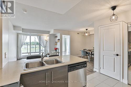 910 - 273 South Park Road, Markham, ON - Indoor Photo Showing Kitchen With Double Sink