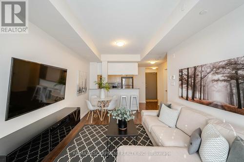 105 - 54 Sky Harbour Drive, Brampton, ON - Indoor Photo Showing Living Room