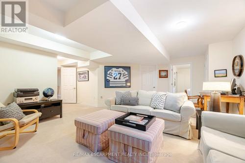 580 Snider Terrace, Milton, ON - Indoor Photo Showing Living Room