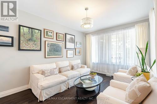 580 Snider Terrace, Milton (Coates), ON - Indoor Photo Showing Living Room