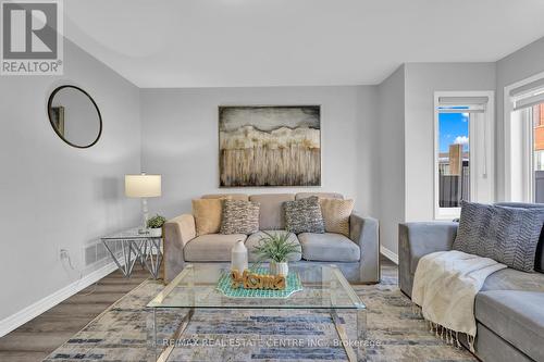 80 Donlamont Circle, Brampton (Northwest Brampton), ON - Indoor Photo Showing Living Room