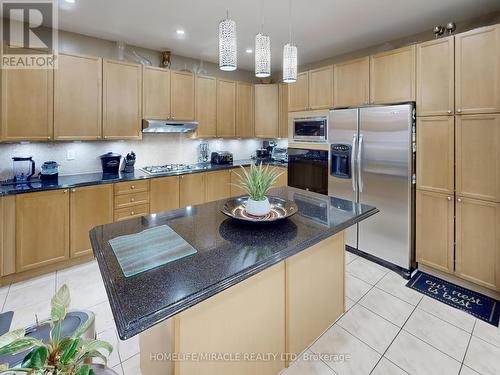 12 Bonavista Drive, Brampton (Credit Valley), ON - Indoor Photo Showing Kitchen