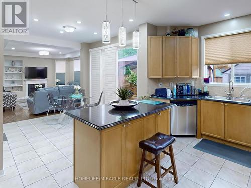 12 Bonavista Drive, Brampton (Credit Valley), ON - Indoor Photo Showing Kitchen With Double Sink