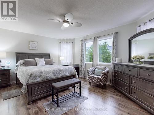 12 Bonavista Drive, Brampton, ON - Indoor Photo Showing Bedroom