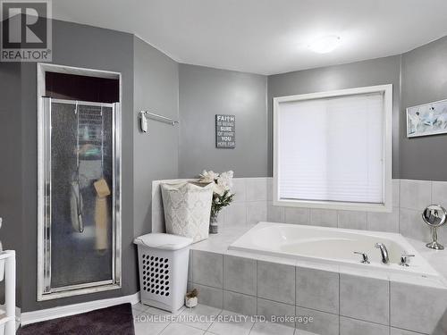 12 Bonavista Drive, Brampton, ON - Indoor Photo Showing Bathroom