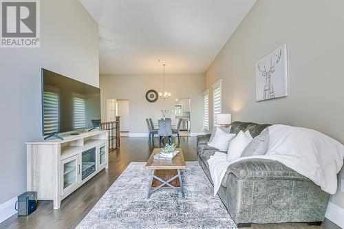 2362 Sinclair Circle, Burlington (Brant Hills), ON - Indoor Photo Showing Living Room