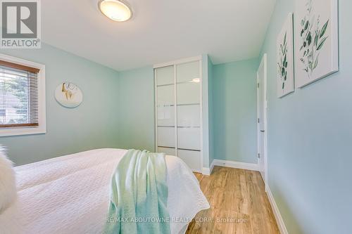 2362 Sinclair Circle, Burlington (Brant Hills), ON - Indoor Photo Showing Bedroom