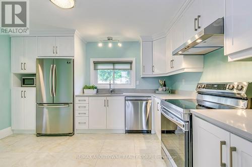 2362 Sinclair Circle, Burlington (Brant Hills), ON - Indoor Photo Showing Kitchen