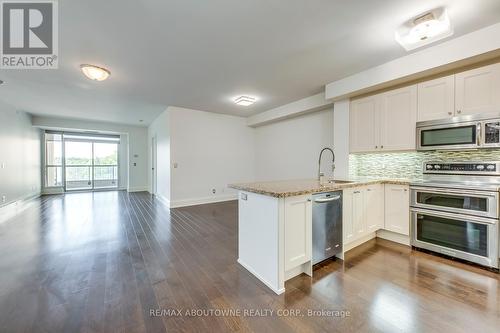 629 - 1 Old Mill Drive, Toronto (High Park-Swansea), ON - Indoor Photo Showing Kitchen With Upgraded Kitchen