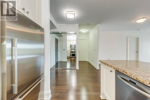 629 - 1 Old Mill Drive, Toronto (High Park-Swansea), ON - Indoor Photo Showing Kitchen