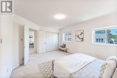 307 Bristol Road W, Mississauga (Hurontario), ON - Indoor Photo Showing Bedroom