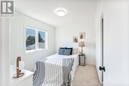 307 Bristol Road W, Mississauga (Hurontario), ON - Indoor Photo Showing Bedroom