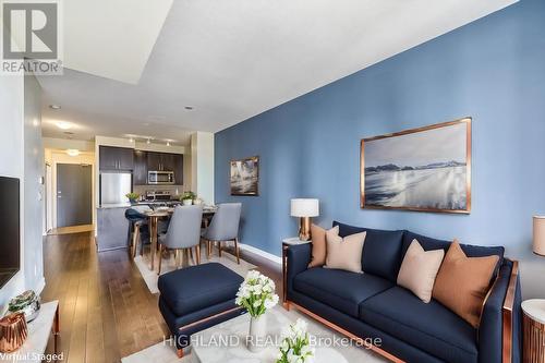 1803 - 4070 Confederation Parkway, Mississauga, ON - Indoor Photo Showing Living Room