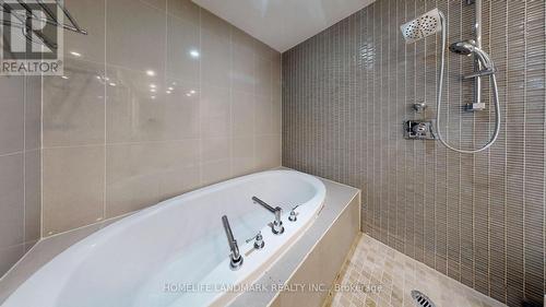 706 - 8763 Bayview Avenue, Richmond Hill, ON - Indoor Photo Showing Bathroom