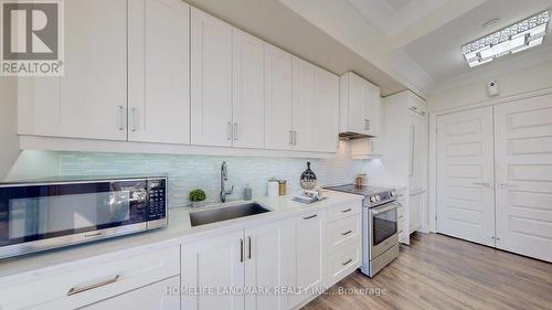 706 - 8763 Bayview Avenue, Richmond Hill, ON - Indoor Photo Showing Kitchen With Upgraded Kitchen