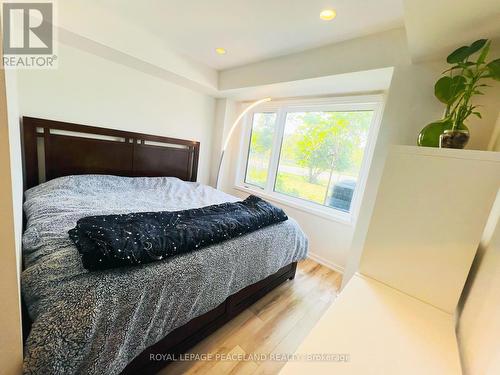 529 Marc Santi Boulevard, Vaughan, ON - Indoor Photo Showing Bedroom