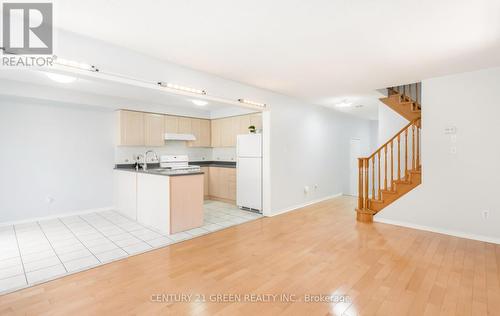 5 Tanglemere Crescent, Brampton, ON - Indoor Photo Showing Kitchen