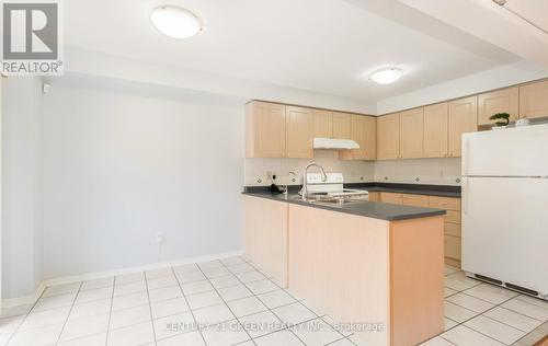 5 Tanglemere Crescent, Brampton, ON - Indoor Photo Showing Kitchen