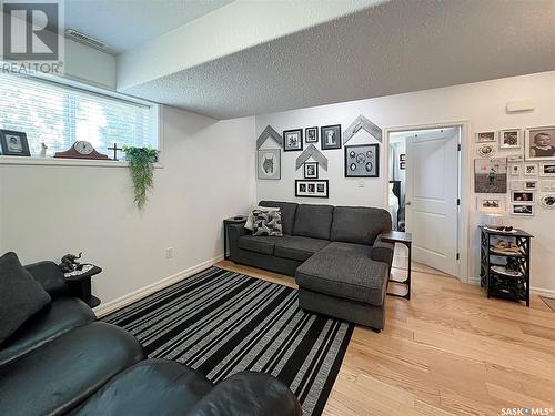 5 211 20Th Street W, Prince Albert, SK - Indoor Photo Showing Living Room