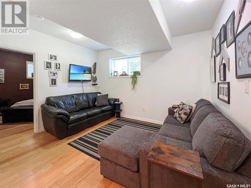 5 211 20Th Street W, Prince Albert, SK - Indoor Photo Showing Living Room