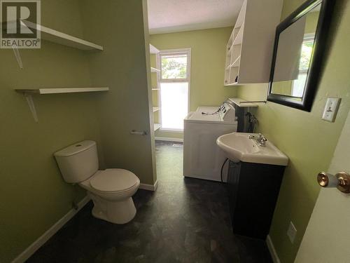 7286 12Th Street, Grand Forks, BC - Indoor Photo Showing Bathroom