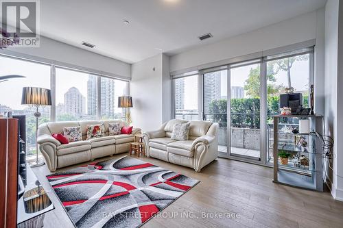 523 - 30 Shore Breeze Drive, Toronto (Mimico), ON - Indoor Photo Showing Living Room