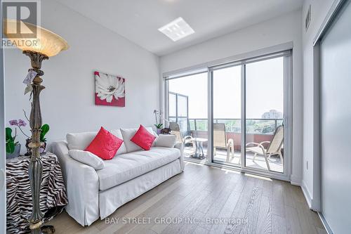 523 - 30 Shore Breeze Drive, Toronto (Mimico), ON - Indoor Photo Showing Living Room