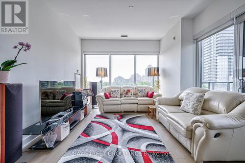 523 - 30 Shore Breeze Drive, Toronto (Mimico), ON - Indoor Photo Showing Living Room