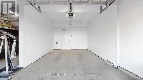 268 - 4975 Southampton Drive, Mississauga, ON - Indoor Photo Showing Garage