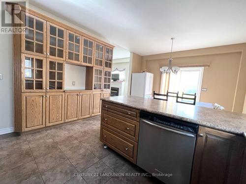 281 Winterberry Boulevard, Thorold, ON - Indoor Photo Showing Kitchen