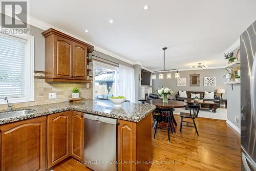 5 Tanners Drive, Halton Hills, ON - Indoor Photo Showing Kitchen