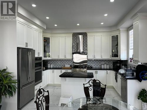 46 Belgium Crescent, Brampton (Northwest Brampton), ON - Indoor Photo Showing Kitchen