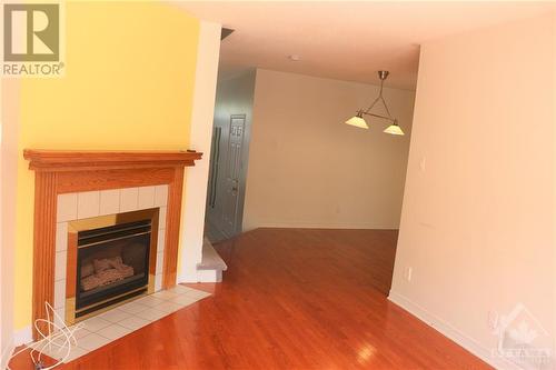 102 Kimberwick Crescent, Ottawa, ON - Indoor Photo Showing Living Room With Fireplace