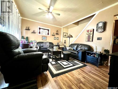 210 1St Street W, Kyle, SK - Indoor Photo Showing Living Room