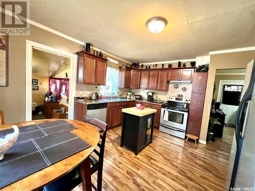 210 1St Street W, Kyle, SK - Indoor Photo Showing Kitchen