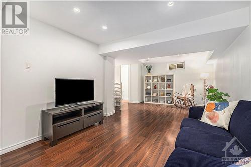 1514 Beaverpond Drive Unit#A, Ottawa, ON - Indoor Photo Showing Living Room