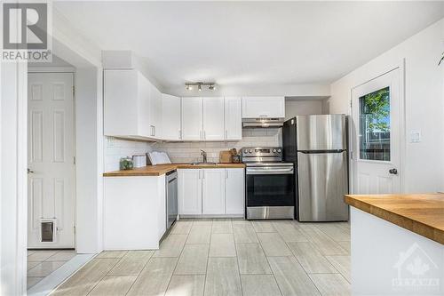 1514 Beaverpond Drive Unit#A, Ottawa, ON - Indoor Photo Showing Kitchen