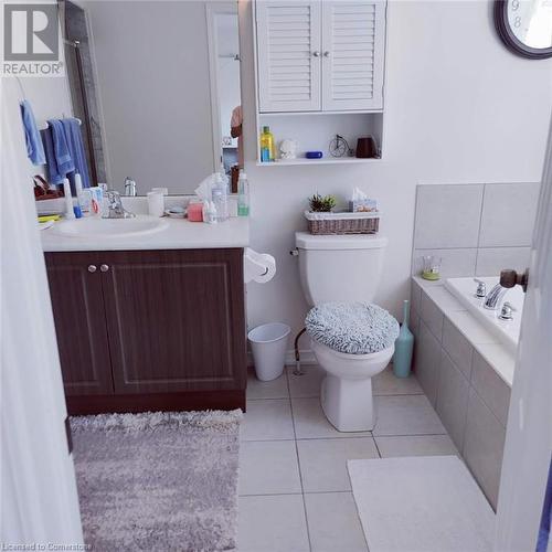 31 Longboat Run W, Brantford, ON - Indoor Photo Showing Bathroom