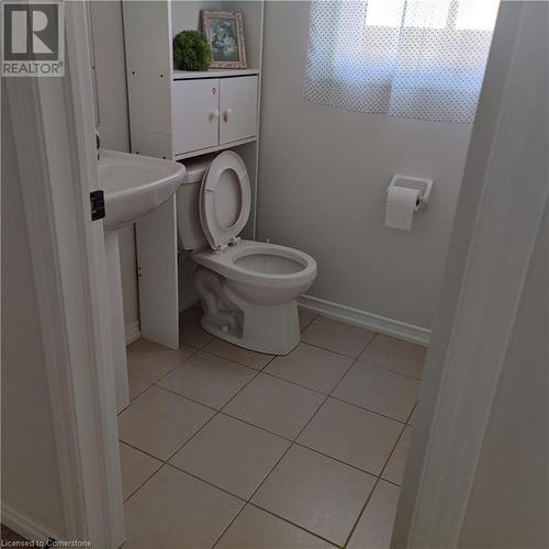 31 Longboat Run W, Brantford, ON - Indoor Photo Showing Bathroom