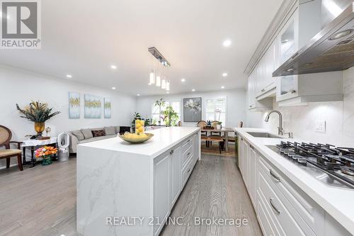 24 Stanbridge Ct Court W, Toronto (Malvern), ON - Indoor Photo Showing Kitchen With Upgraded Kitchen