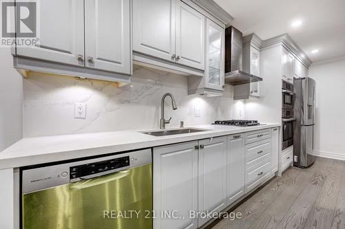 24 Stanbridge Ct Court W, Toronto (Malvern), ON - Indoor Photo Showing Kitchen With Upgraded Kitchen