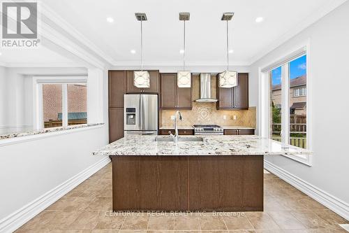 75 Jewelwing Court, Bradford West Gwillimbury, ON - Indoor Photo Showing Kitchen With Upgraded Kitchen