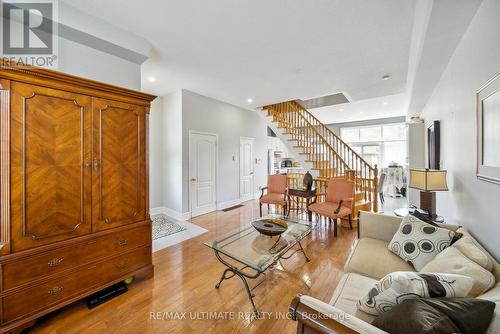 205 Walkerville Road, Markham, ON - Indoor Photo Showing Living Room