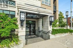 429 KENT STREET UNIT#215  Ottawa, ON K2P 1B5