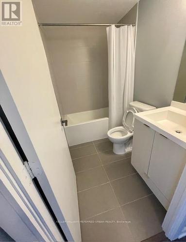 2408 - 89 Mcgill Street, Toronto, ON - Indoor Photo Showing Bathroom