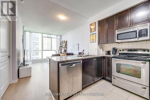 1101 - 225 Webb Drive, Mississauga, ON - Indoor Photo Showing Kitchen With Double Sink