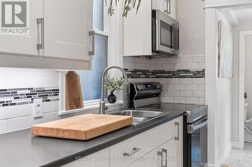 1371 3Rd Avenue E, Owen Sound, ON - Indoor Photo Showing Kitchen With Double Sink