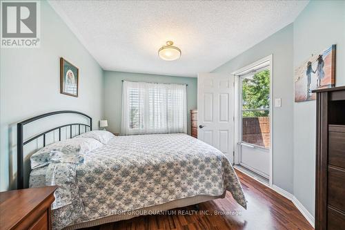 394 Stonetree Court, Mississauga (Cooksville), ON - Indoor Photo Showing Bedroom